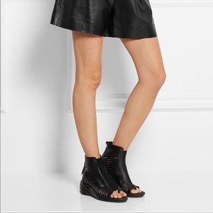 Nike Lunarsandiator gladiator sandals women size 8 black comfortable sandals